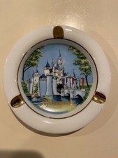 VTG Disneyland Cinderella Castle Porcelain Ashtray w/Gold Trim Japan EUC