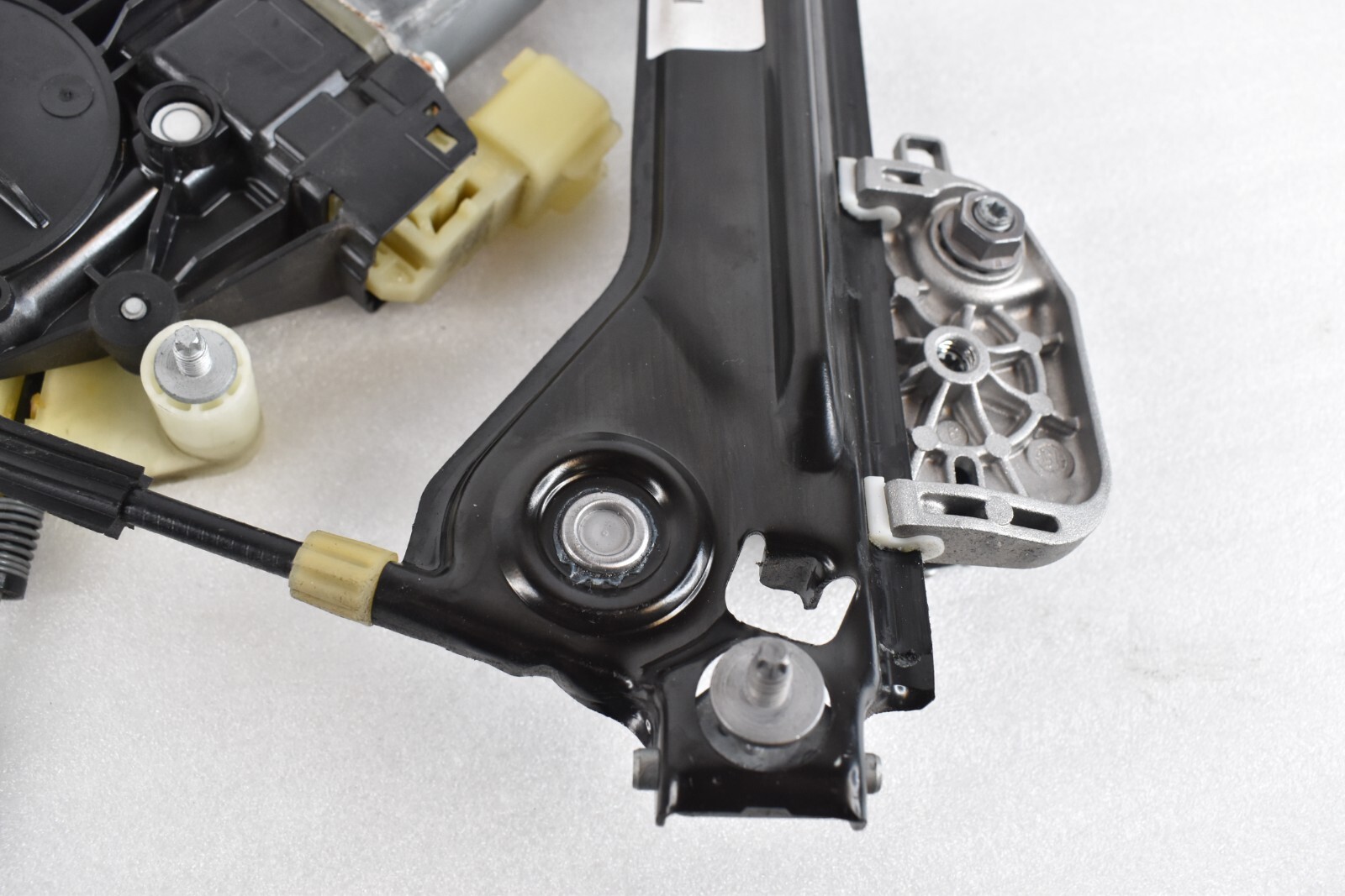 2014-2019 MASERATI GHIBLI REAR PASSENGER RIGHT DOOR WINDOW REGULATOR MOTOR OEM