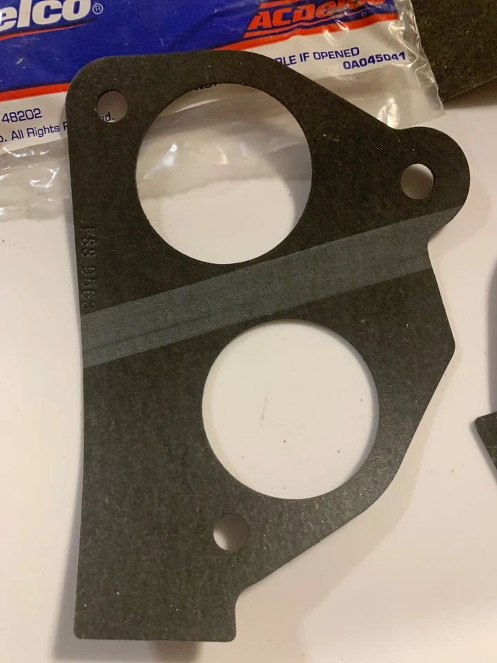 Nuevo 87-95 Pontiac GMC Acelerador de Inyección de Combustible Cuerpo Juego de 3 Juntas de Montaje OEM Foto 3 de 4