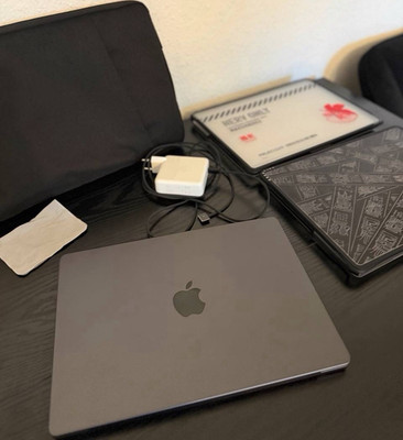Apple MacBook Pro 14 Zoll M4 Max 64GB 1TB SSD Grau US Layout 
