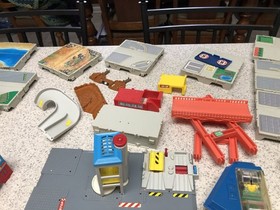 LARGE Lot of 1980s Galoob Micro Machine Buildings & Much More-See Photos & Read