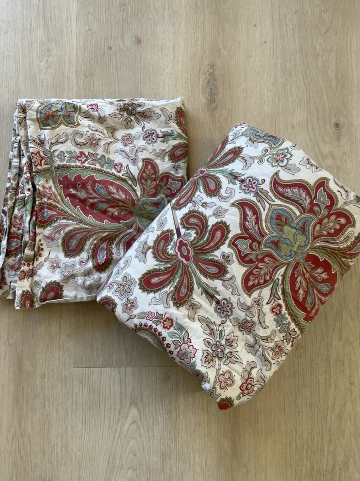 Pottery Barn Red Charlie Paisley Organic Cotton King Duvet /Euro Sham - Image 2 of 4