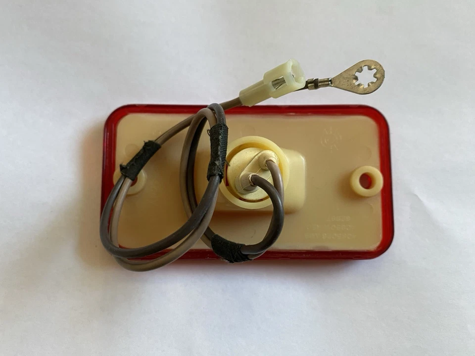 Luz de señalización lateral trasera Dodge Van 1978-1993 Foto 2 de 3