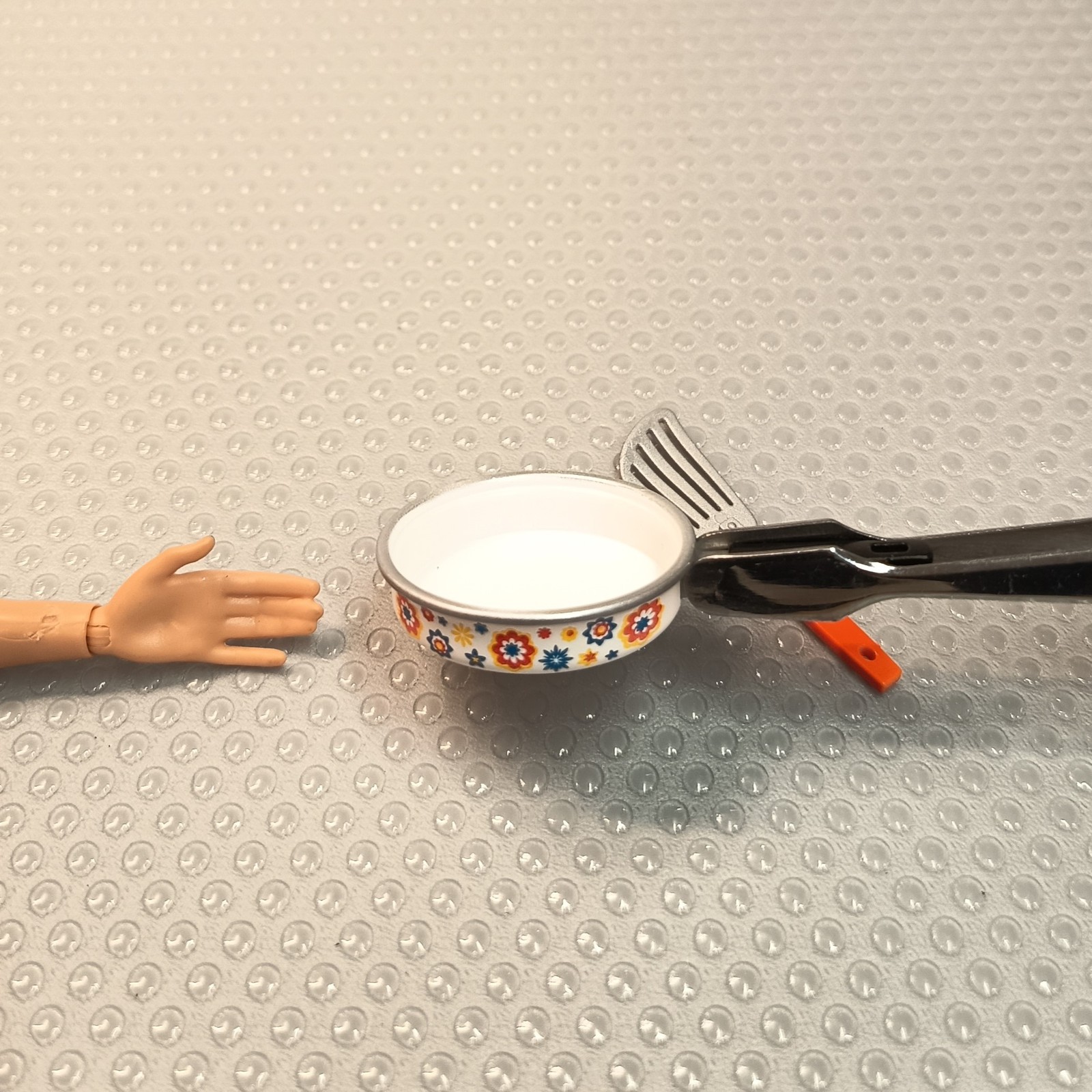 ESPÁTULA SARTÉN FLORAL miniatura Re-ment figura casa de muñecas Barbie herramienta de cocina