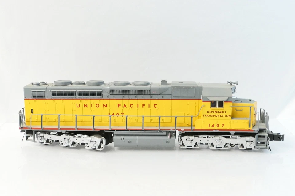 Atlas 6812-2 O AC Union Pacific 1407 EMD SDP-35 Diesel Locomotive (3-Rail) #1407 - Image 2 of 4