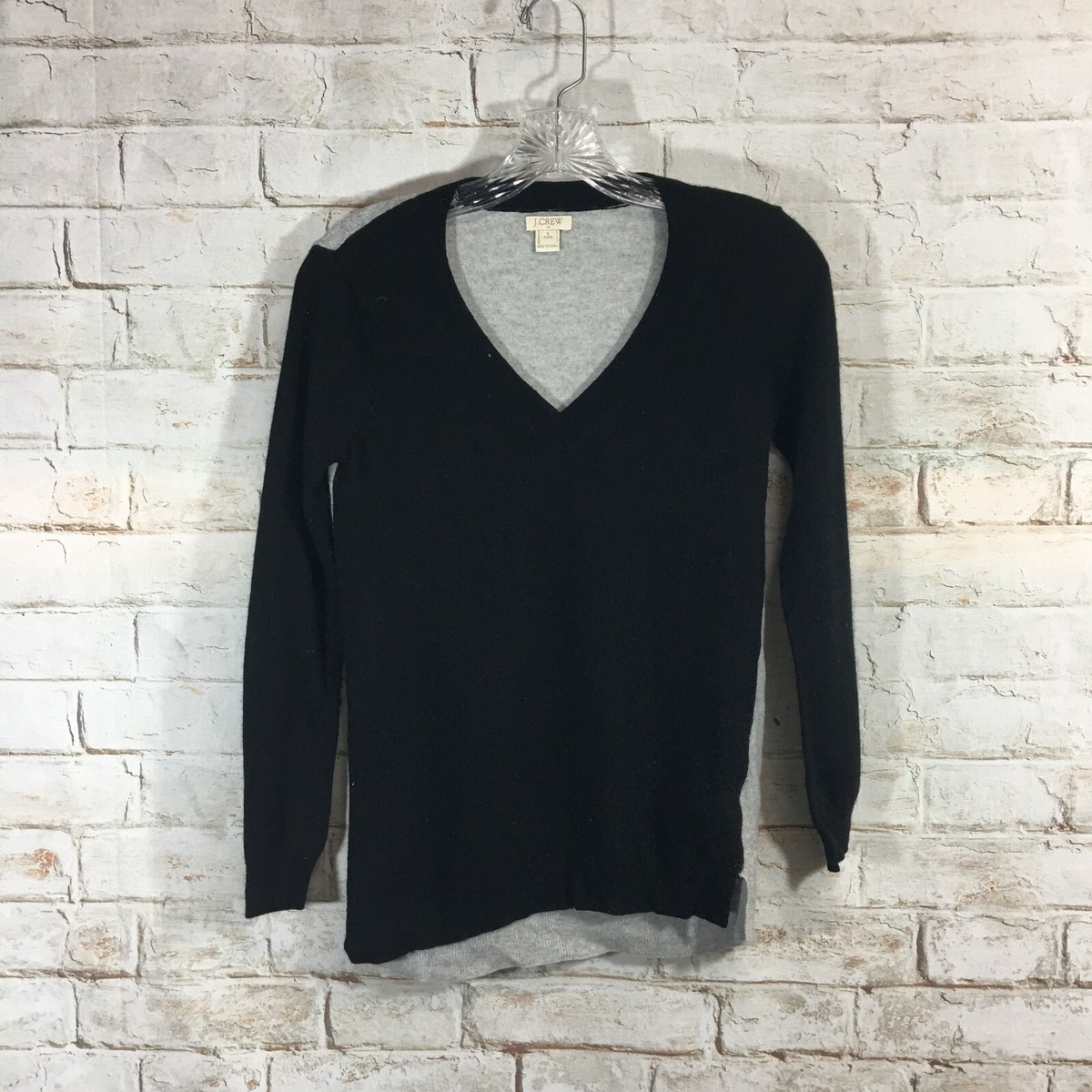 Factory Womens SP Petite V Neck Black and Gray Wool Blend