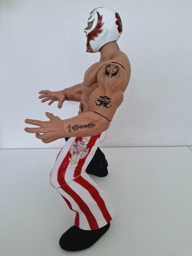 2005 Jakks Pacific WWE Ring Giants Series 3 Rey Mysterio 14" Figur US Flag - Bild 7 von 9