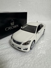 1/30 Toyota Crown Athlete CROWN 200 Series Color Sample Miniature Car White Pea