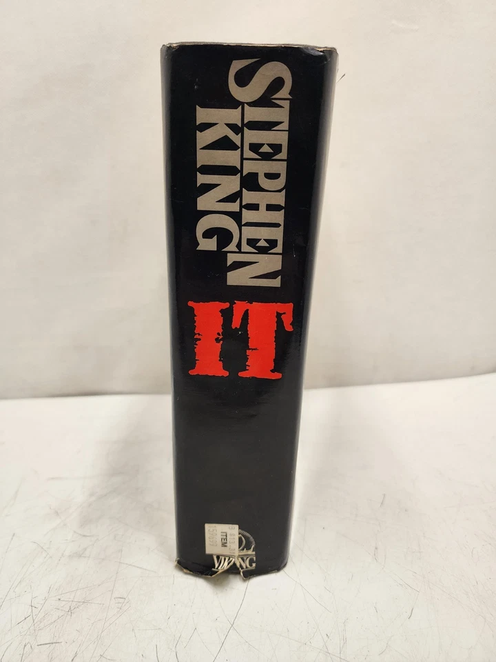 Stephen King's "It" First Edition Seventh Printing Hard Cover - Image 2 of 4