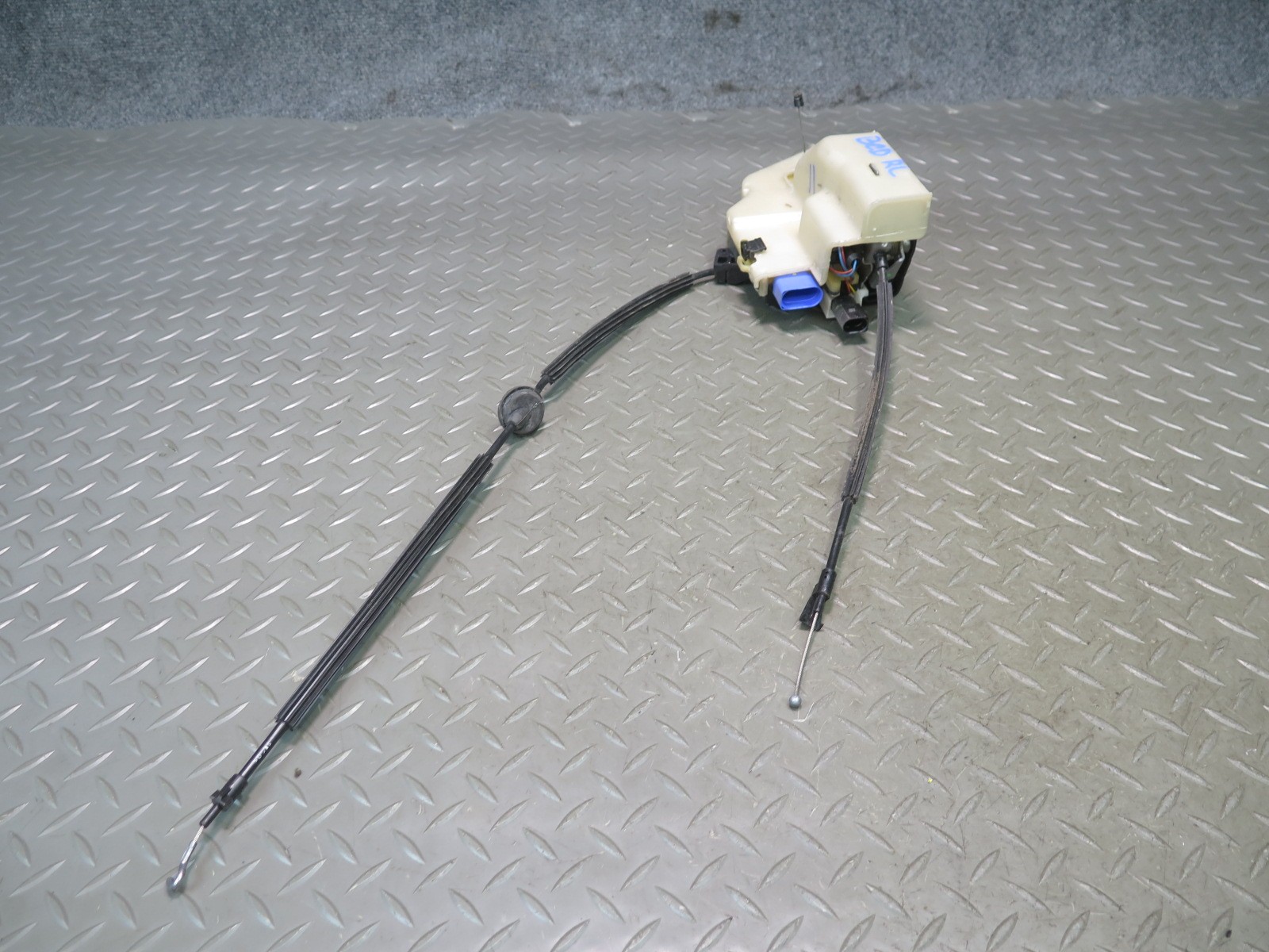 2006-2012 BENTLEY CONTINENTAL FLYING SPUR REAR LEFT DOOR LOCK LATCH ACTUATOR