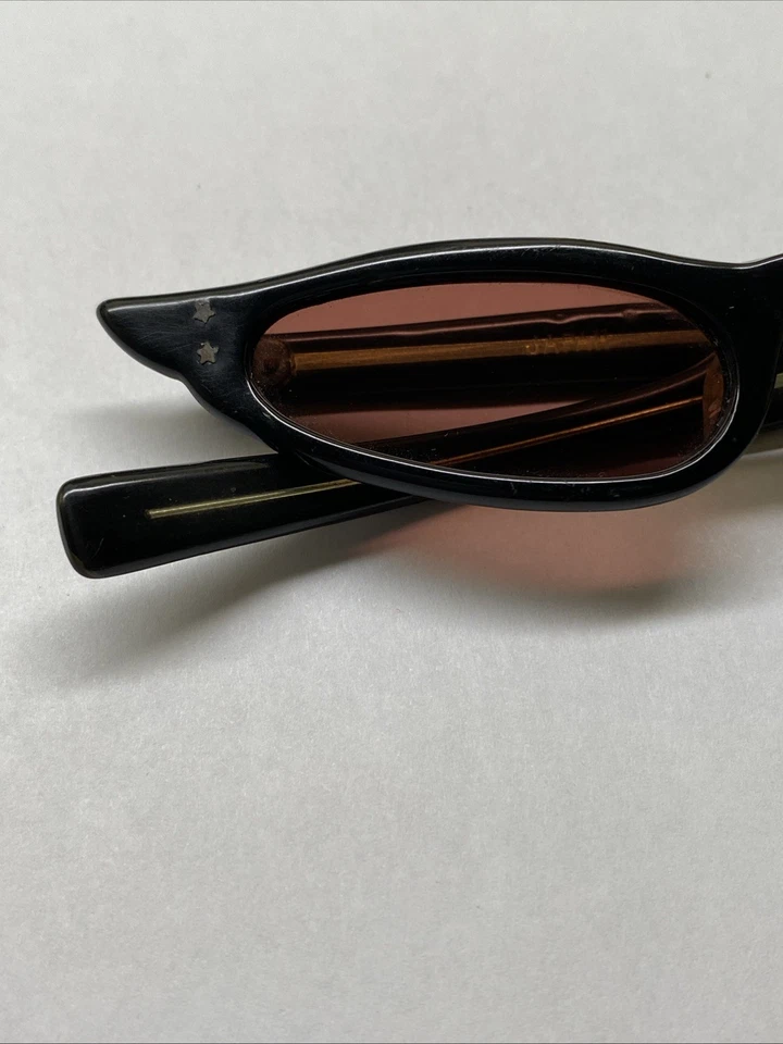 Gafas de sol de colección ojo de gato extremadamente alargadas negras años 50 elegantes lentes rojas sin marca Foto 2 de 4