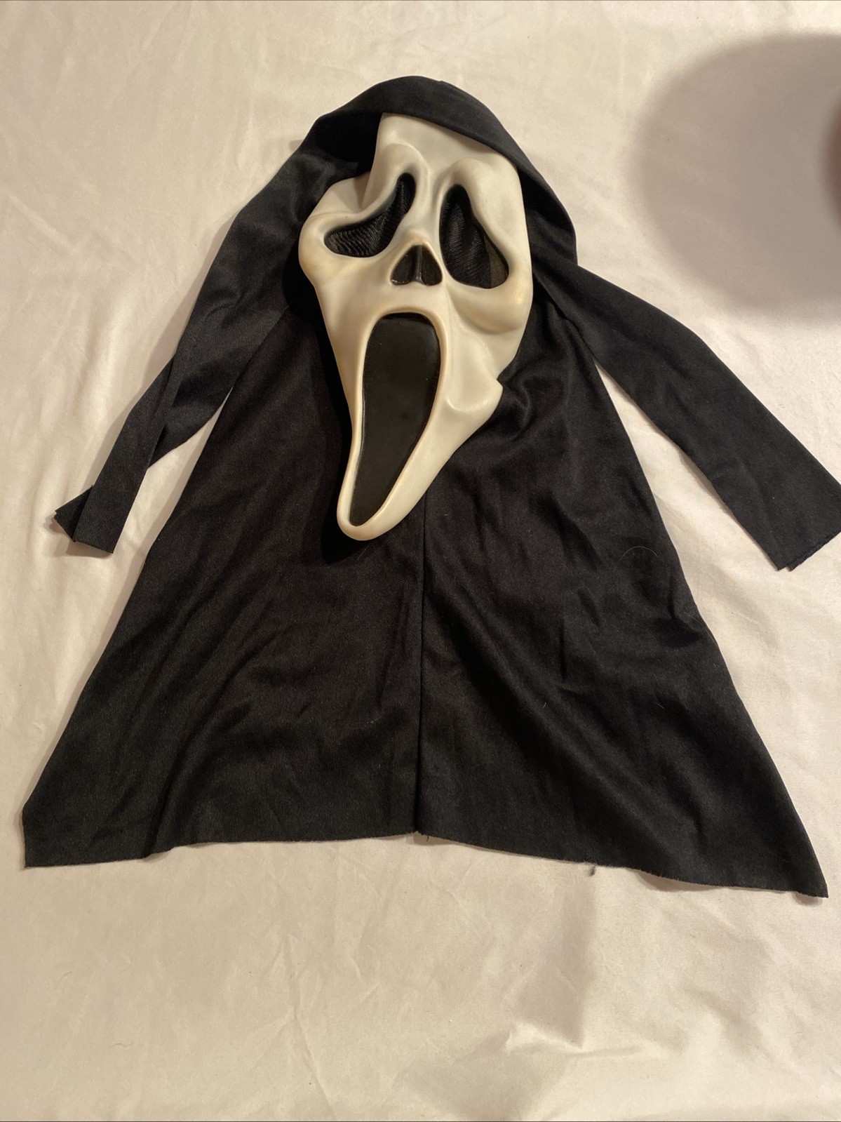 Scream Ghostface Mask - image 1