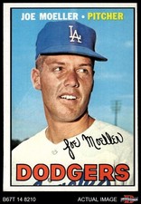 1967 Topps #149 Joe Moeller No White Streak Dodgers COMMON VARIATION 6 - EX/MT