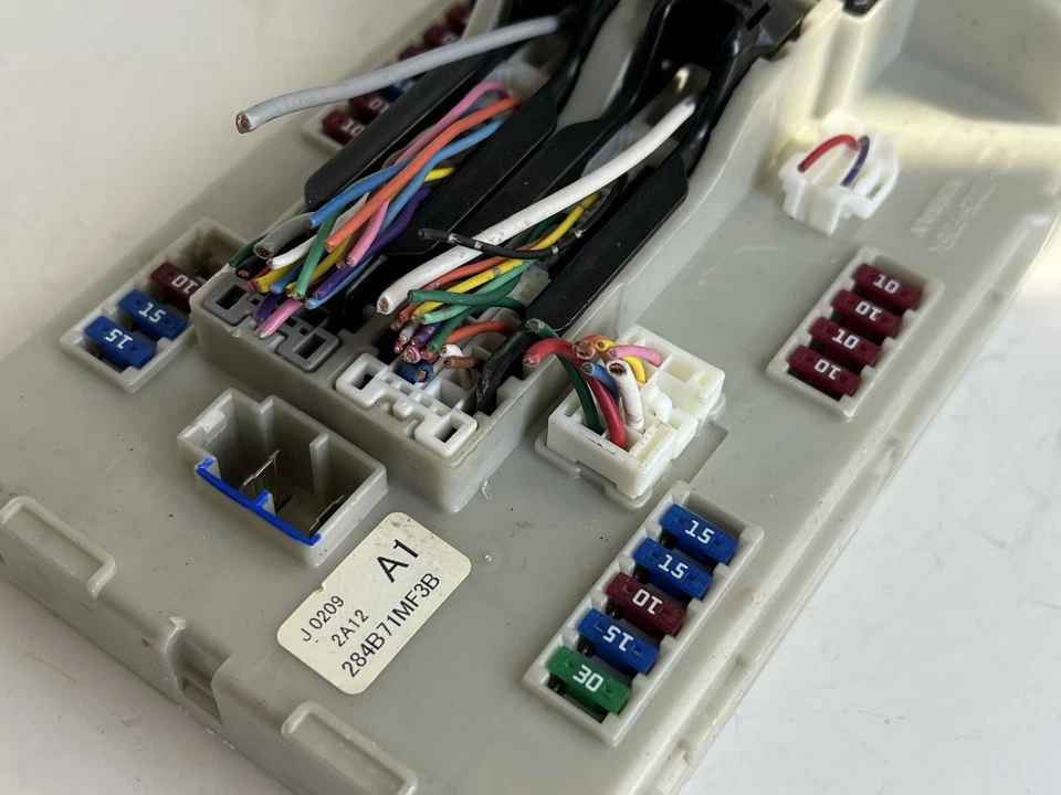 2012 INFINITI M37X ENGINE FUSE BOX RELAY JUNCTION BLOCK 284B71MF3B OEM - Image 2 of 4