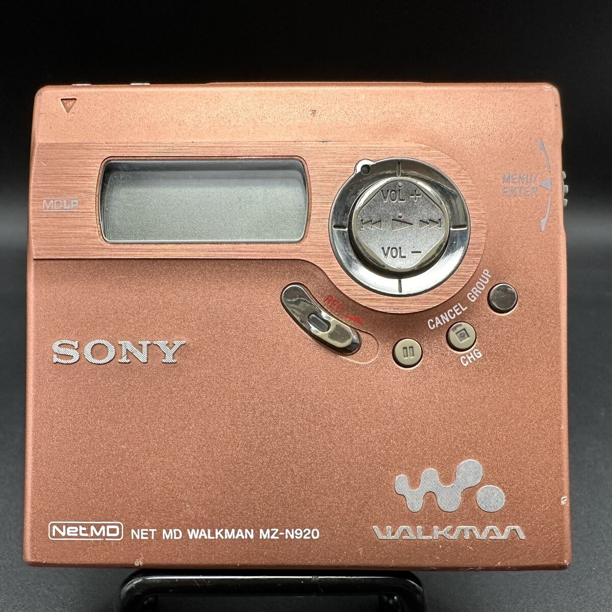 SONY MZ-N920 NET MD WALKMAN Pinkish orange Tested Working SONY MZ-N920 NET MD WALKMAN Pinkish orange Tested Working
