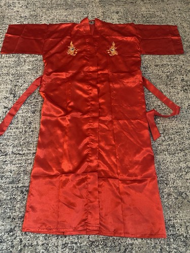 Vintage Kimono Large Red Satin Embroidered Vintage Chinese Robe - 第 1/15 張圖片