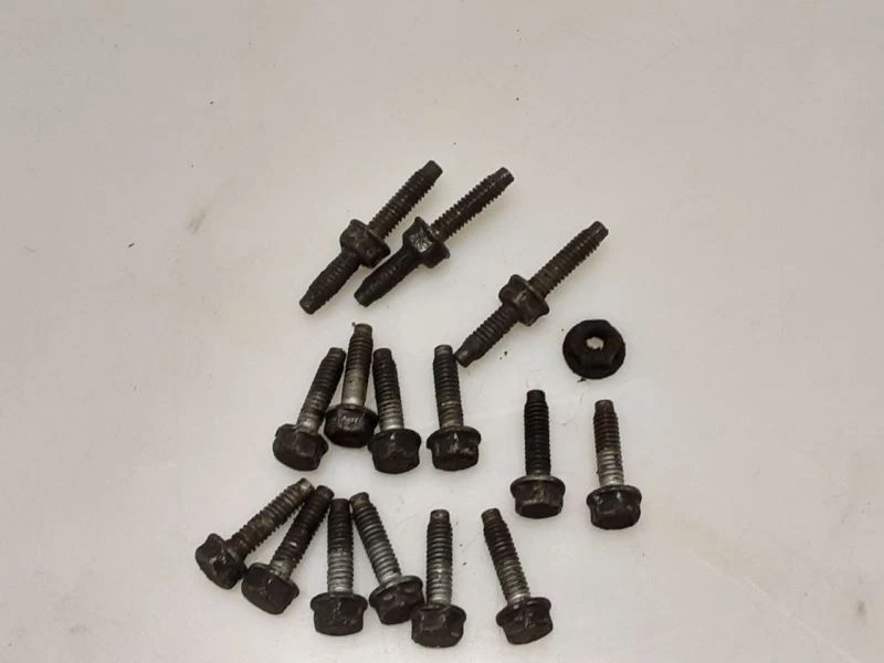 Tornillos de cubierta de válvula Jeep TJ Wrangler 4,0 L 2000 2001 2003 2004 2005 2006 92239 Foto 4 de 4