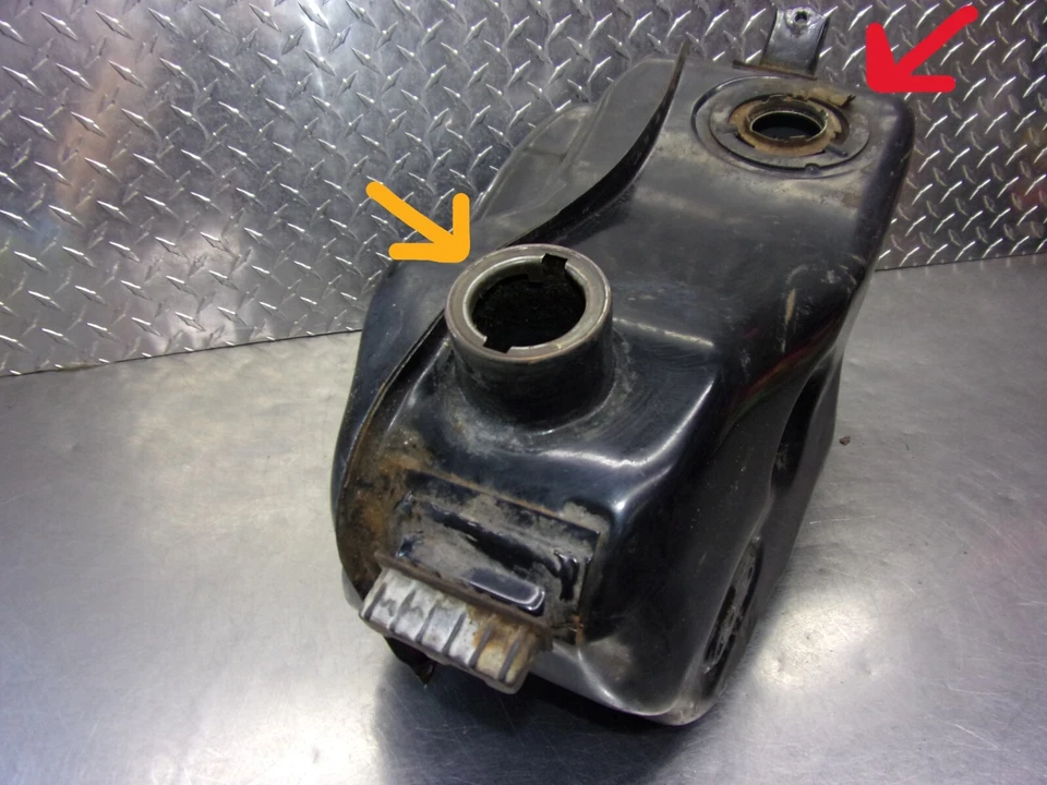 768 A HONDA GOLDWING ASPENCADE GL1200 GL 1200 1986 OEM FUEL GAS TANK & NO CAP Foto 2 de 4