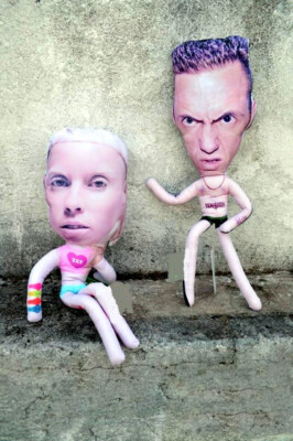 DIE ANTWOORD NINJA YOLANDI Zwei handgefertigte ACTIONFIGUREN 45 x 15 cm - Sei...