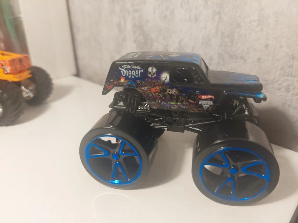 Camiones Hot Wheels Moster Jam Son Uva excavadora Mattel Estados Unidos importación raro coleccionable  Foto 2 de 4