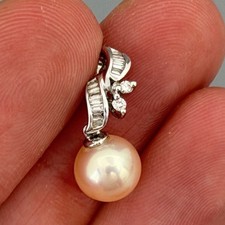 18ct White Gold Pendant Diamond & Cultured Pearl 1.73g