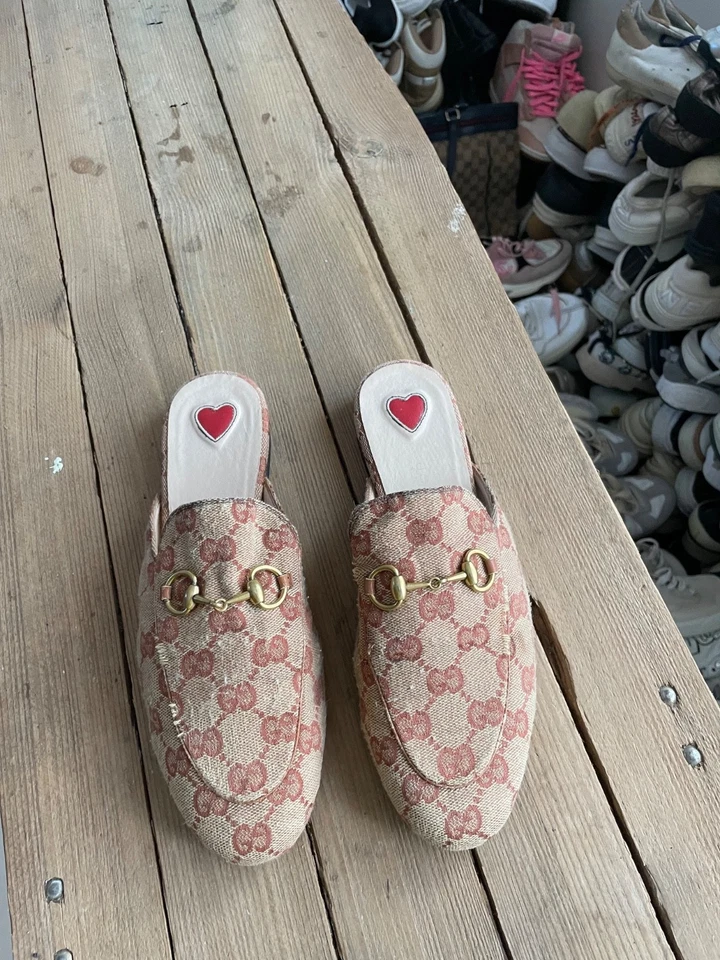 Zapatilla Gucci Princetown una mula de lona con monograma GG beige y rosa talla 37 EU Foto 4 de 4