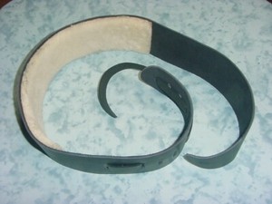 PARCEL CUSTOM GUITARS  Heavy Gauge Custom Made Wide Cushionsoft Guitar Strap
