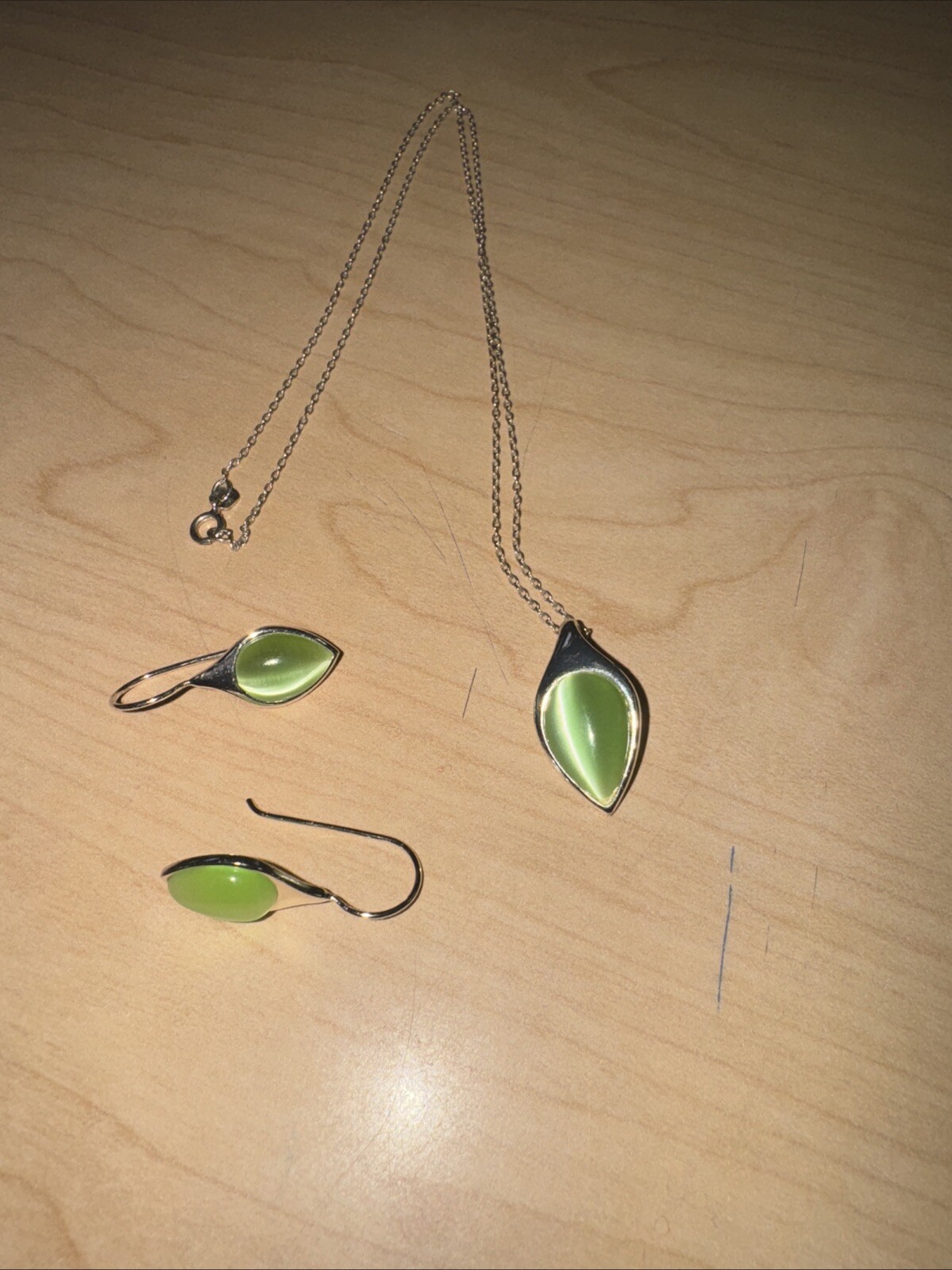 Green Cats Eye Necklace And Earring Set Silver