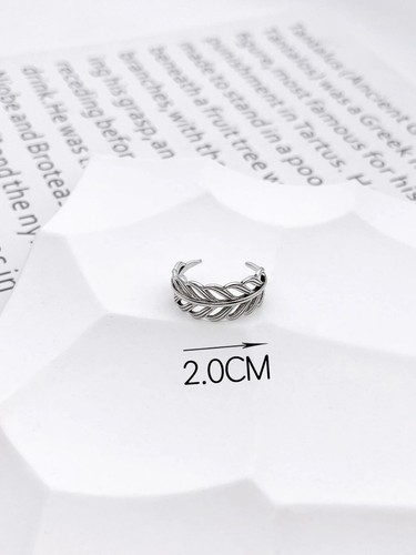 Anello uomo design piuma color argento Diametro: 2 cm - Foto 2 di 2