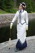 18th Century Victorian White Bustle Gown Costume Lady Promenade Walking Dresses