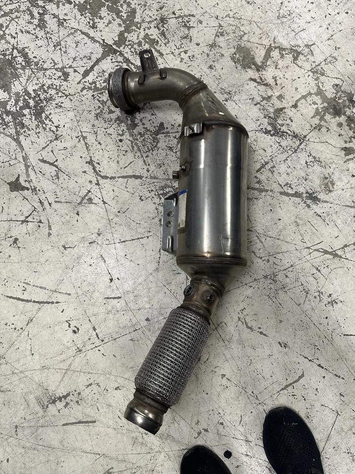 Conjunto de tubo de escape delantero Mercedes Sprinter 2500 3500 3,0 L 2019-2022 OEM Foto 2 de 3