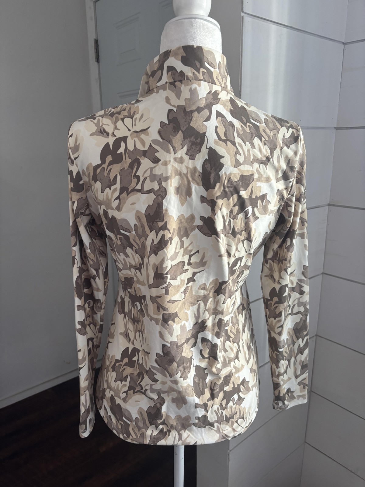 J McLaughlin Pullover Womens Medium Beige Brown Q… - image 3