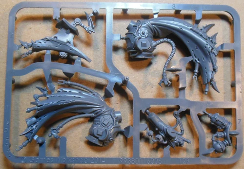 Warhammer 40k - Adeptus Mechanicus - Cult Tech-Priest Dominus - Half Sprue #Bx7