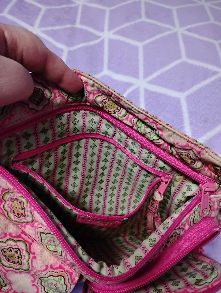 Bandolera Maggi B rosa y verde. Foto 4 de 4