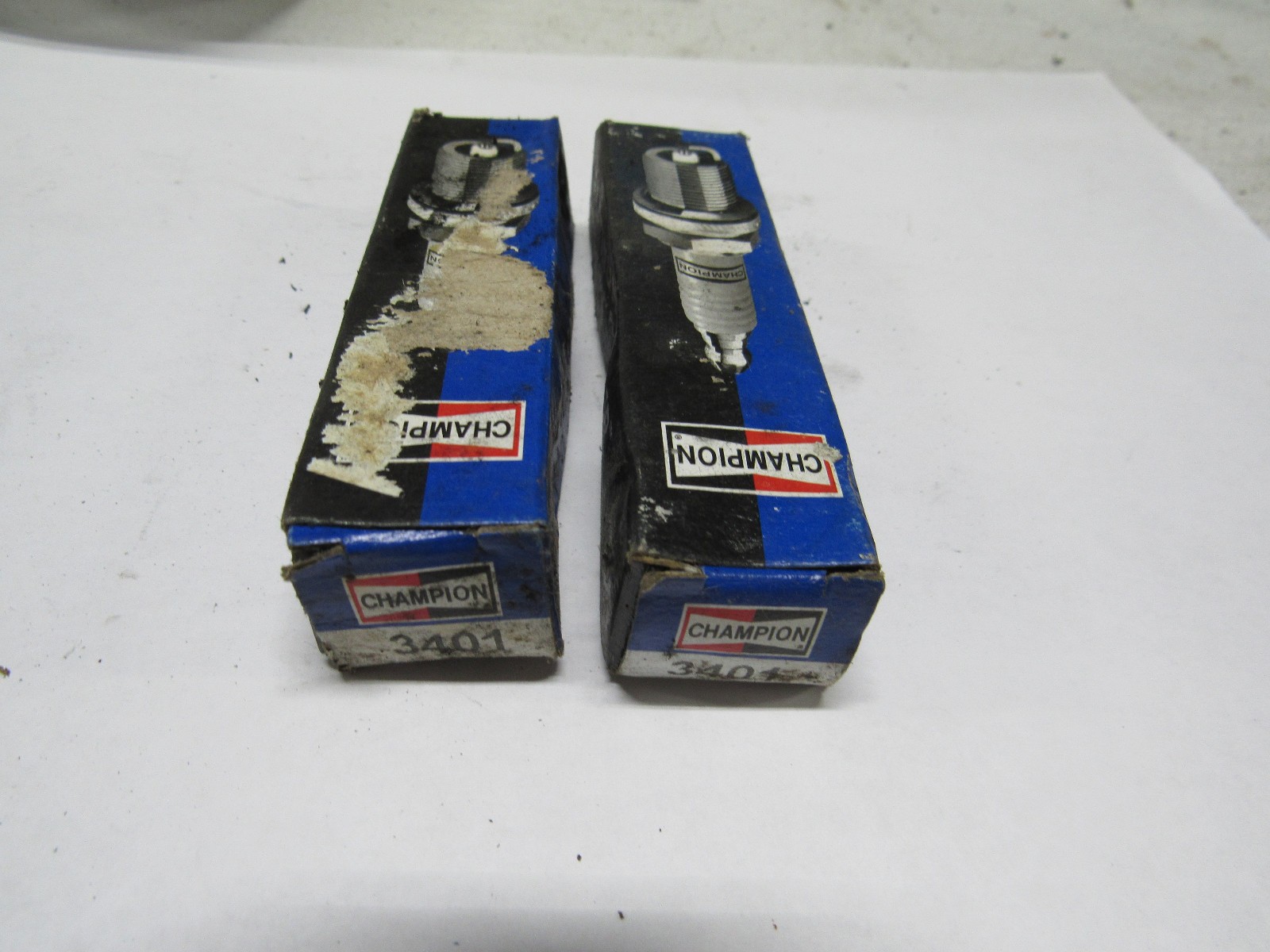 Lot of 2 Champion Spark Plug 3401