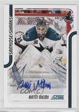 2011-12 Score Signatures Antti Niemi #395 Auto t3w