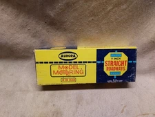 AURORA # 1517- STRAIGHT TRACK  9" TOTAL OF 6 PIECES + ORIGINAL BOX USED CLEANED