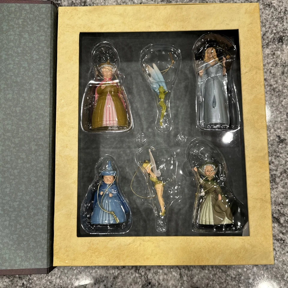 Juego de adornos de libro de cuentos de hadas de Disney Campanilla de Disney Foto 4 de 4
