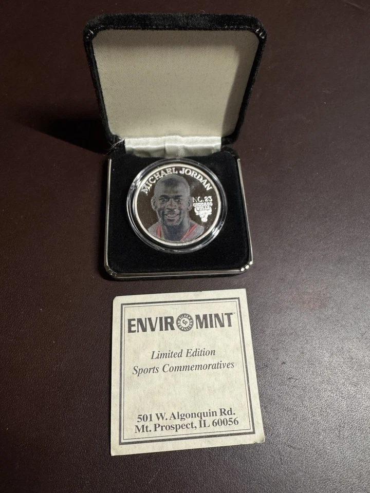 Moneda de plata coloreada campeón anotador Michael Jordan Chicago Bulls 1997 UD Foto 2 de 4