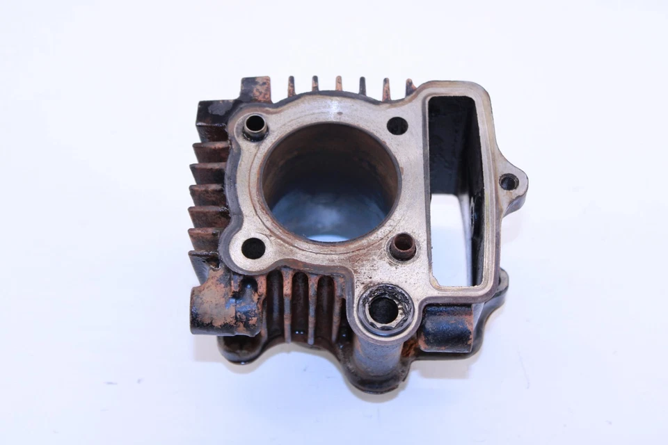 12 cilindros Honda CRF70F Foto 2 de 4