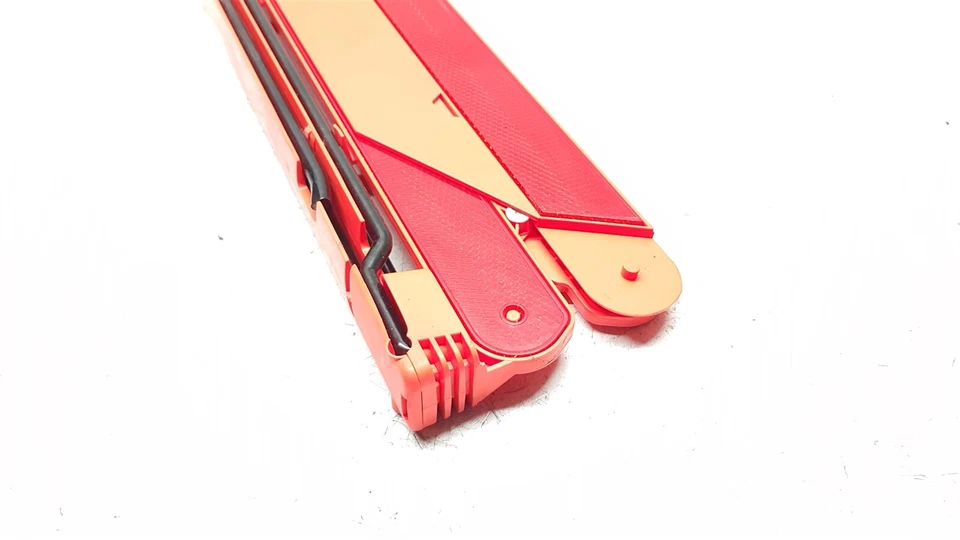 2012 MERCEDES-BENZ E-CLASS E200 W212 SAFETY HAZARD WARNING TRIANGLE A2048900197 - Image 4 of 4