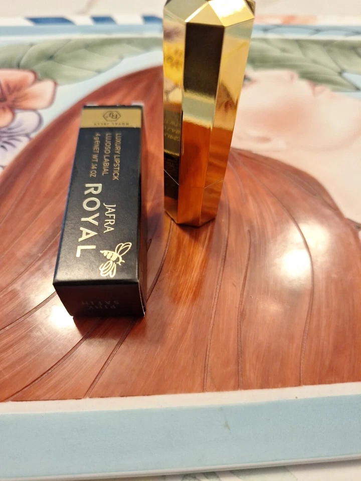 Jafra Royal Jelly Luxury  Lipstick  PINK SATIN - Image 3 of 4