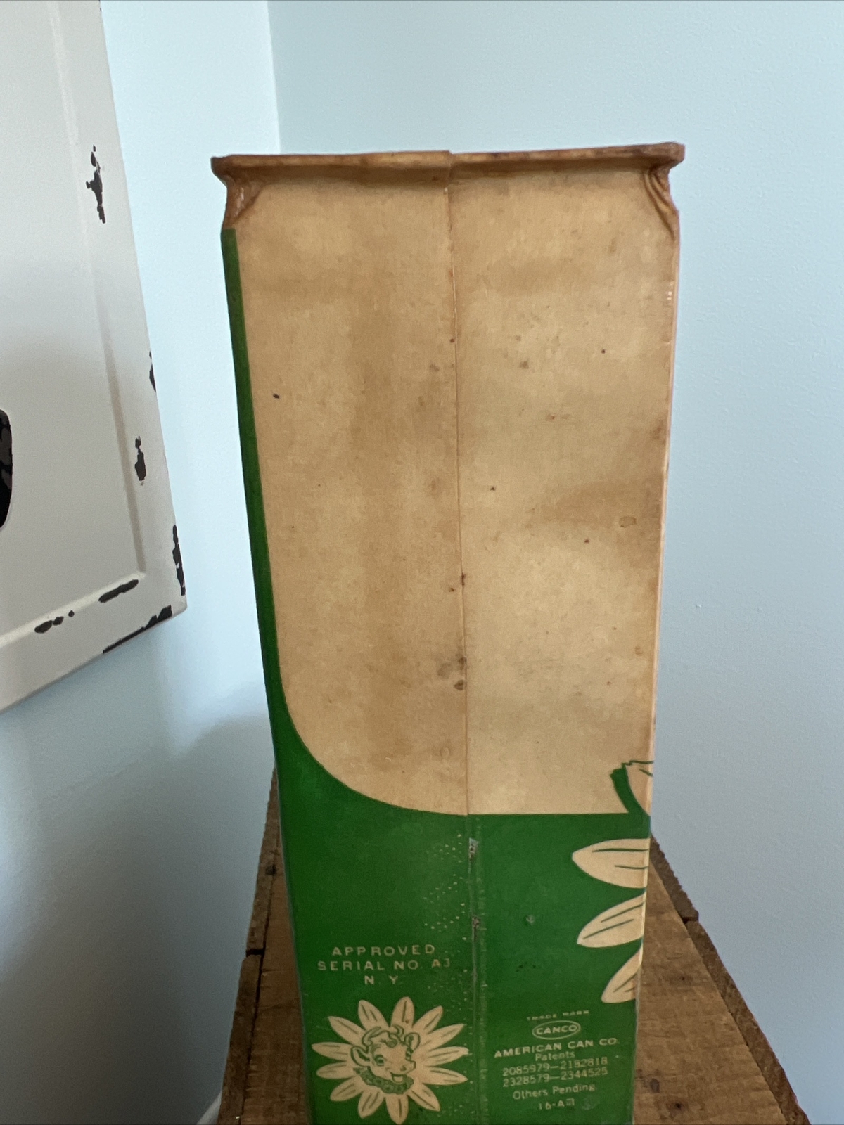 Quart Wax Milk Carton Borden Egg Nog Elsie The Cow New York NY