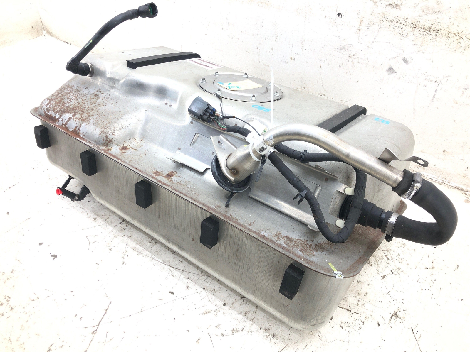 2009 ASTON MARTIN V8 VANTAGE FUEL TANK ASSEMBLY W/FUEL PUMP 8G339C133AA OEM