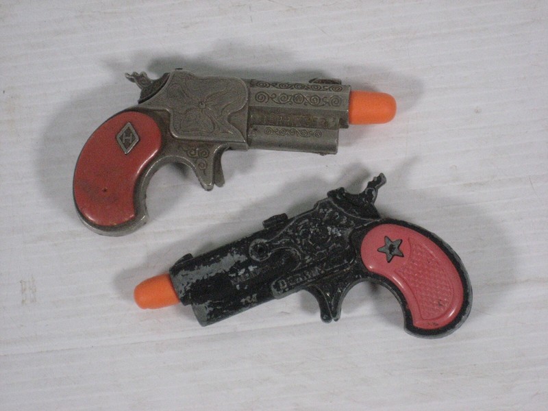 VINTAGE TOY DERRINGER GAP GUNS LOT OF 2 DIECAST HALCO & ENGLAND