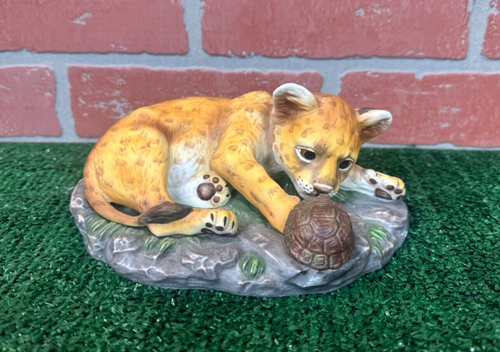 Vintage Homco Masterpiece Porcelain Mountain Lion Cub & Tortoise turtle 1985 - Afbeelding 1 van 4