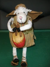 DaySpring 2005 Hallmark Zeb Really Woolly Shepherd  Sheep Playing Drum (SU154)