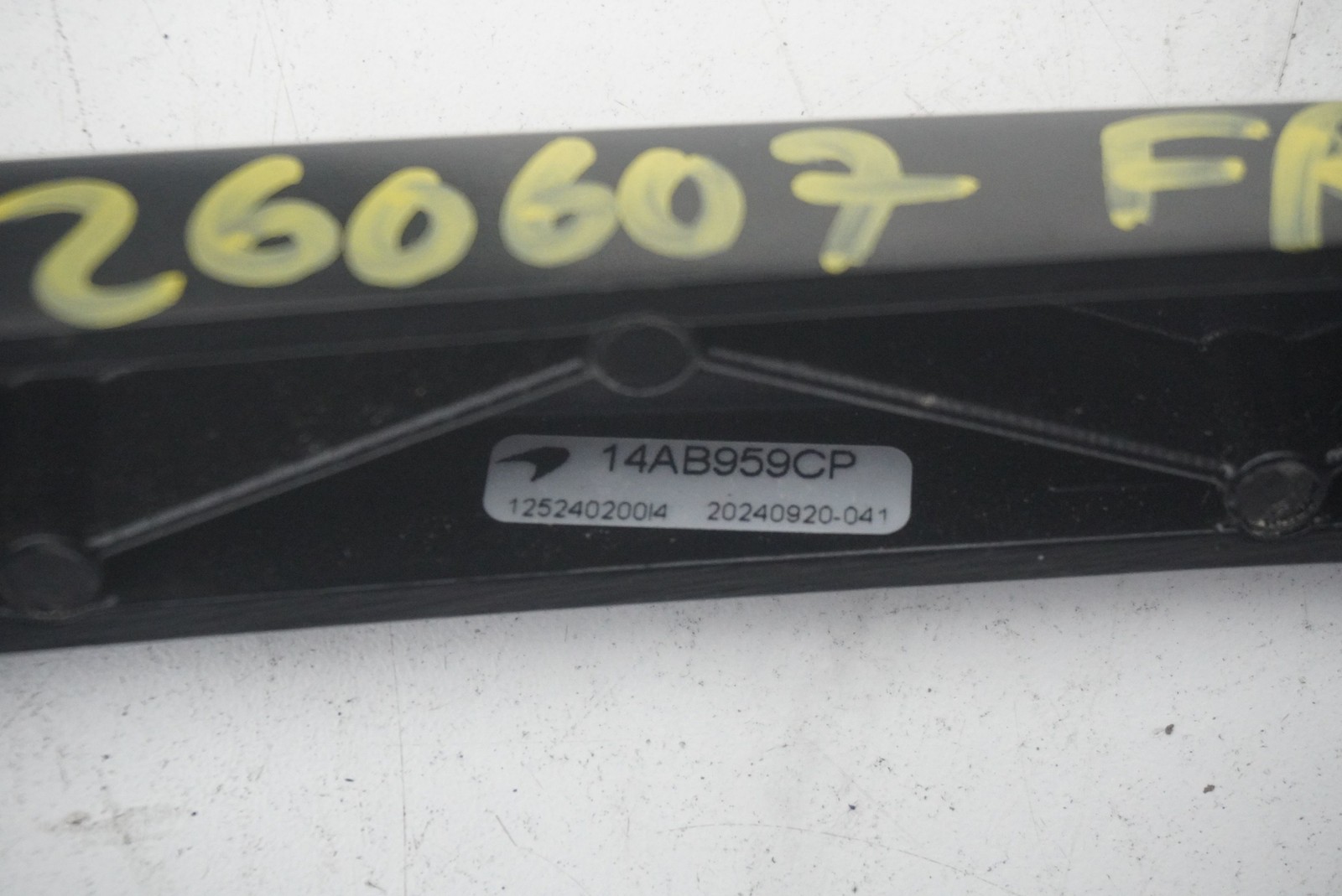 McLaren 750S 2025 Front Right Windshield wiper sets Set P/N 14AB959CP