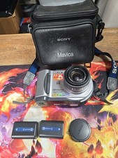 Vintage Sony Mavica MVC-CD300 Digital Camera 3.3MP 6x Zoom CD-RW With Bag/Batt
