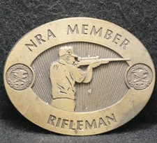 XD21125 VINTAGE 1970s  NRA MEMBER RIFLEMAN  GUNS ORGANIZATION MENS BELT BUCKLE